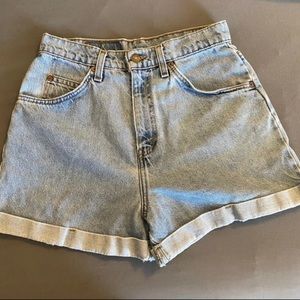 Levi’s 954 mom shorts